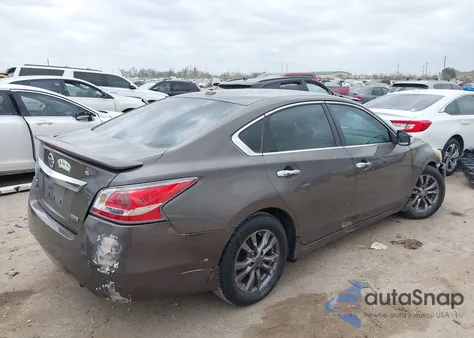 2015 Nissan Altima 2.5 S z USA, uszkodzony, nr VIN 1N4AL3AP3FN902944
